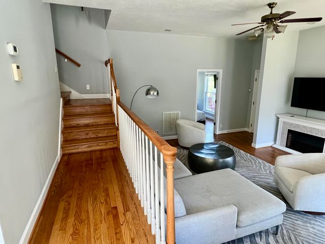 8011 Tn- 58, Harrison, TN 37341