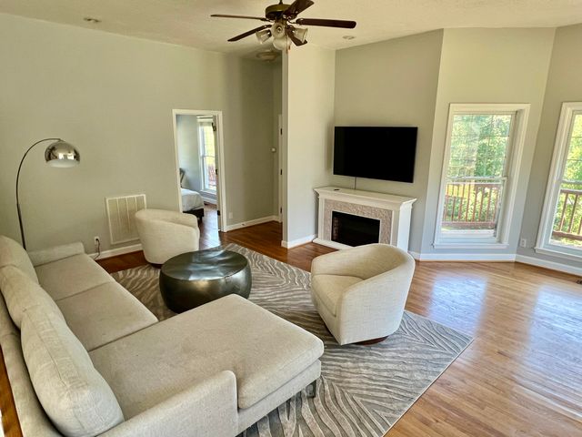 8011 Tn- 58, Harrison, TN 37341