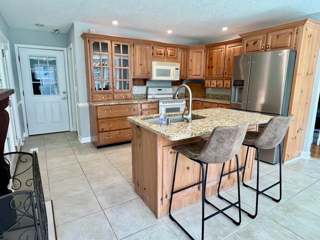 8011 Tn- 58, Harrison, TN 37341