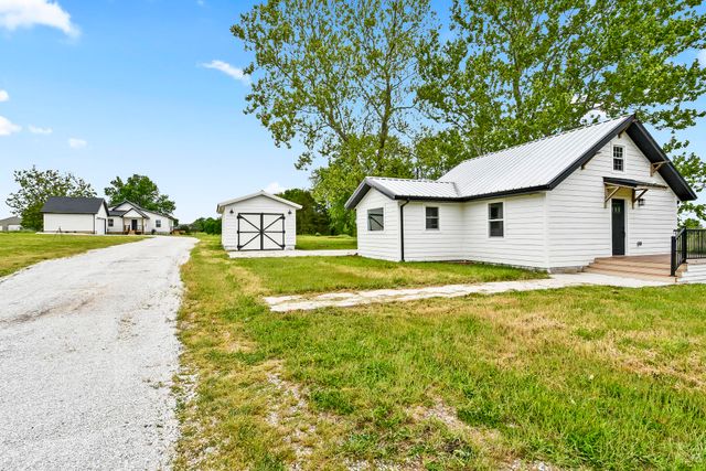 6074 N State Hwy 125, Rogersville, MO 65742