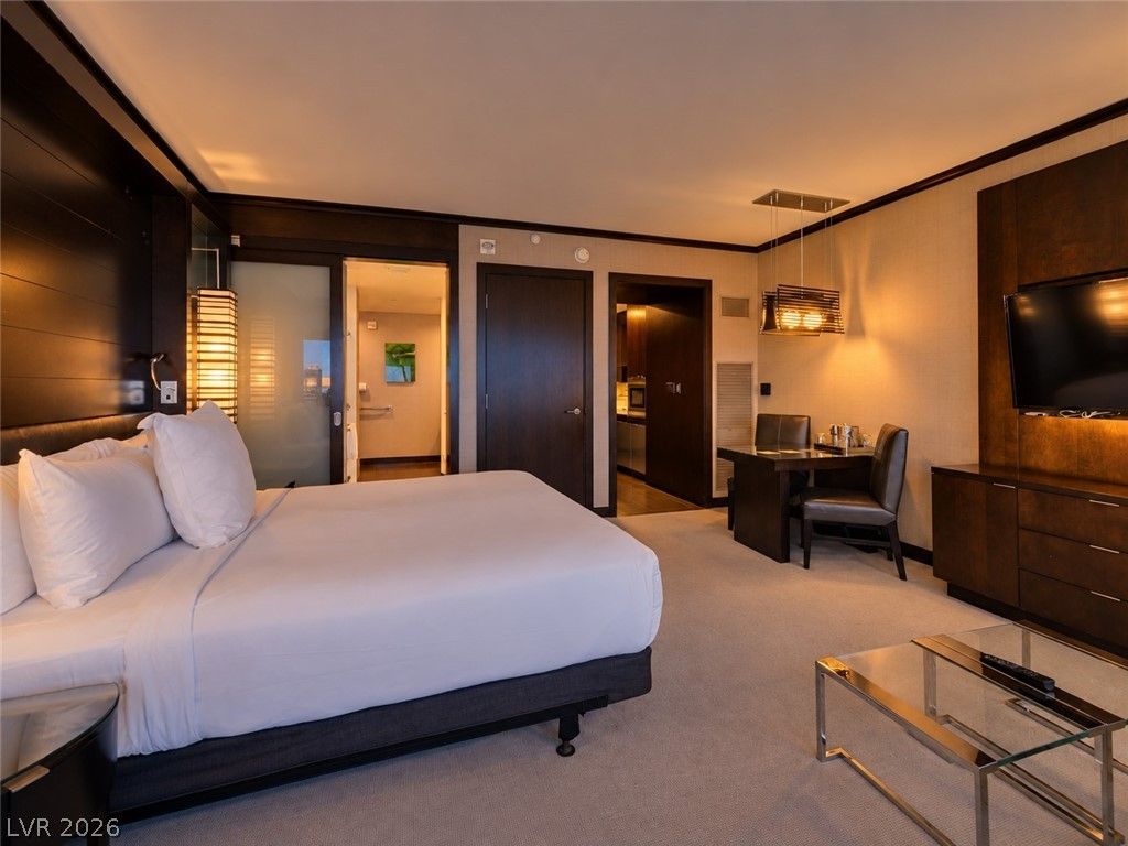 2600 HARMON Avenue 16011, Las Vegas, NV 89109 — photo 5