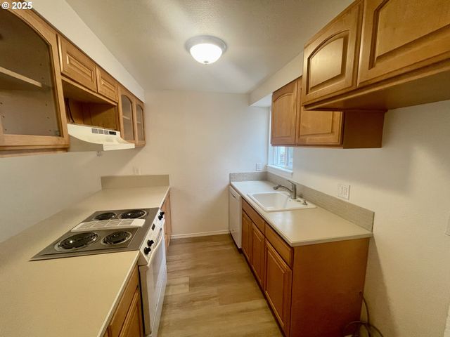 732 Se RENE Ave, Gresham, OR 97080