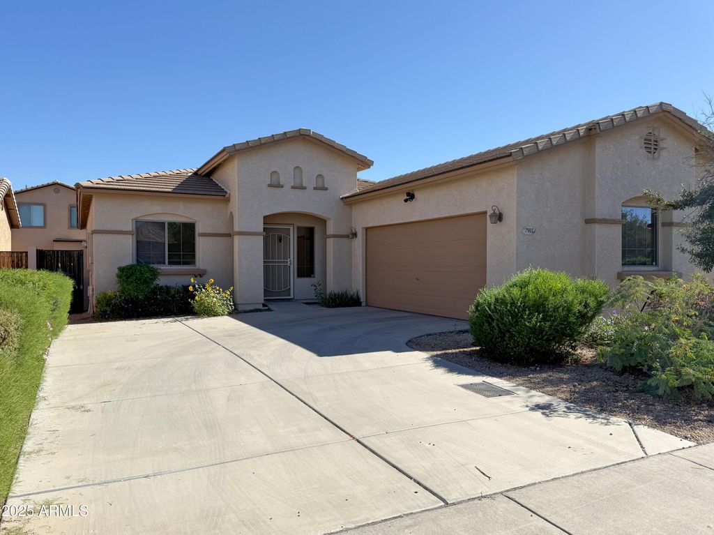 7911 S 50th Lane, Laveen, AZ 85339