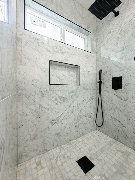 Image 53 of property listing at 1944 Glendon Avenue 209, Los Angeles, CA 90025