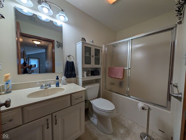 230 Blue Ribbon Court, Rushville, IN 46173