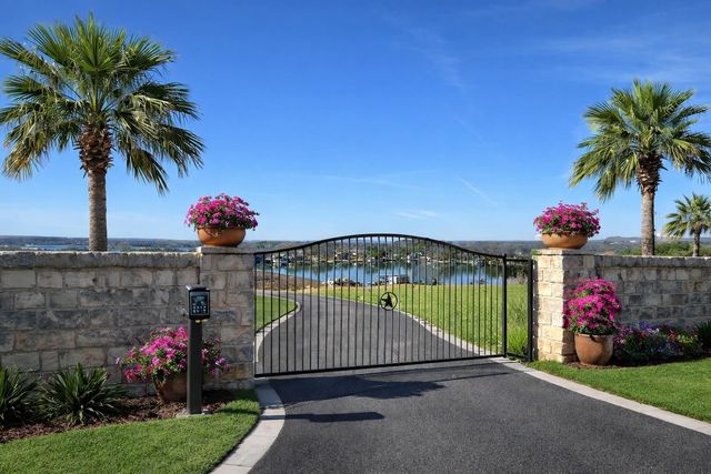 1532 Hill Top DR, Granite Shoals, TX 78654