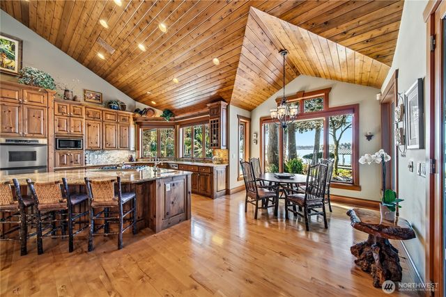 21102 Snag Island Drive E, Lake Tapps, WA 98391