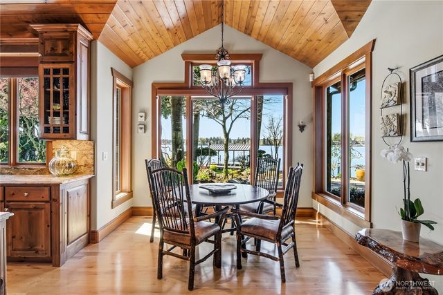 21102 Snag Island Drive E, Lake Tapps, WA 98391