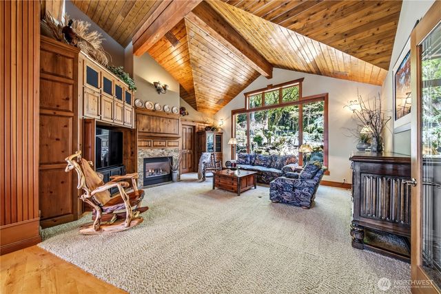 21102 Snag Island Drive E, Lake Tapps, WA 98391