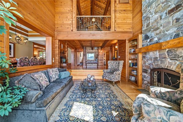 21102 Snag Island Drive E, Lake Tapps, WA 98391