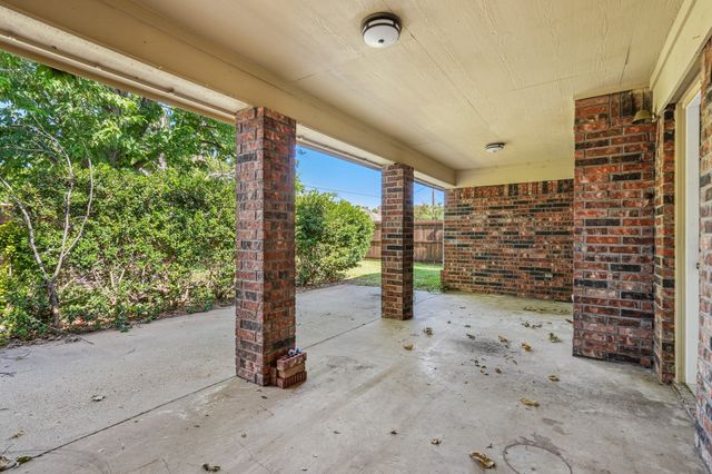 5629 Puerto Vallarta Drive, North Richland Hills, TX 76180