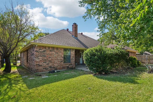 5629 Puerto Vallarta Drive, North Richland Hills, TX 76180