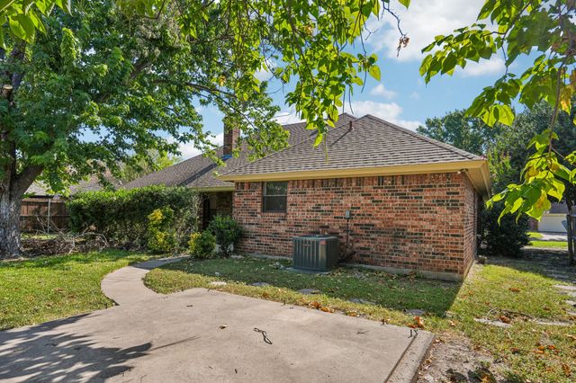 5629 Puerto Vallarta Drive, North Richland Hills, TX 76180