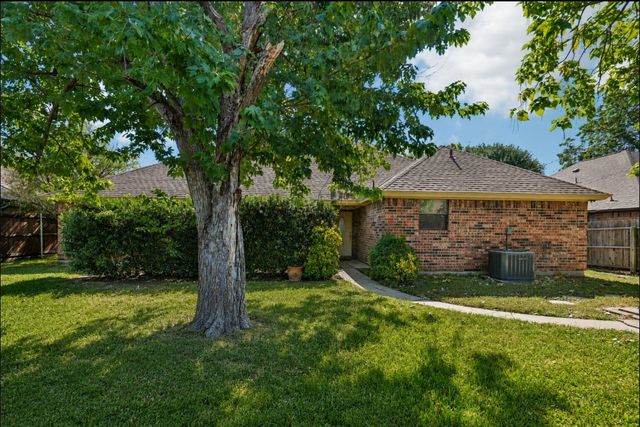 5629 Puerto Vallarta Drive, North Richland Hills, TX 76180