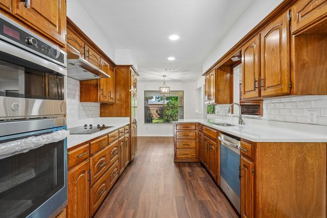 5629 Puerto Vallarta Drive, North Richland Hills, TX 76180