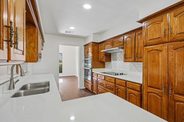 5629 Puerto Vallarta Drive, North Richland Hills, TX 76180