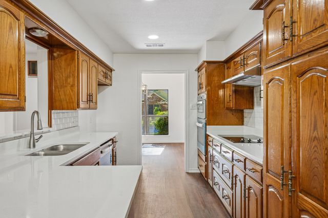 5629 Puerto Vallarta Drive, North Richland Hills, TX 76180