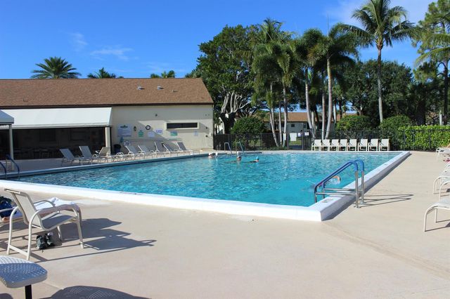 3345 Lucerne Park Drive, Greenacres, FL 33467