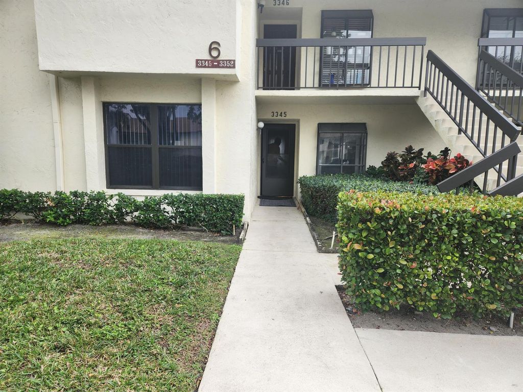 3345 Lucerne Park Drive, Greenacres, FL 33467