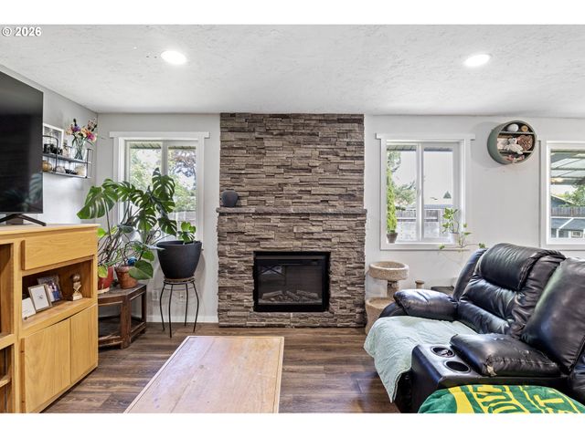 4577 LIBERTY St, Eugene, OR 97402