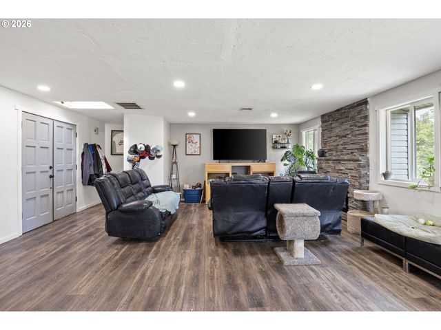 4577 LIBERTY St, Eugene, OR 97402
