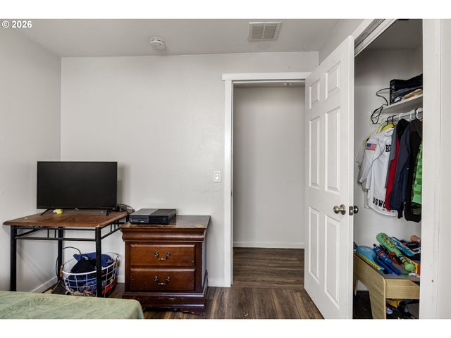 4577 LIBERTY St, Eugene, OR 97402