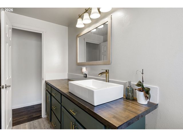 4577 LIBERTY St, Eugene, OR 97402