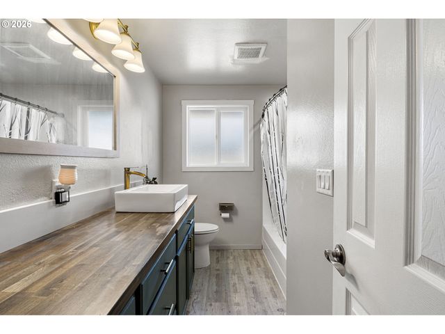 4577 LIBERTY St, Eugene, OR 97402