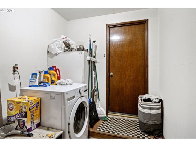 4577 LIBERTY St, Eugene, OR 97402