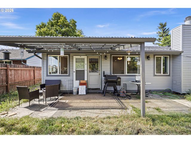 4577 LIBERTY St, Eugene, OR 97402