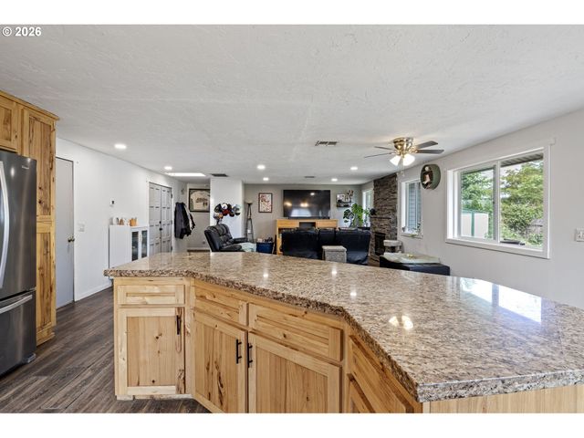 4577 LIBERTY St, Eugene, OR 97402