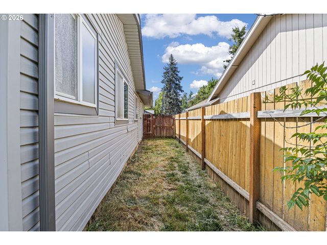 4577 LIBERTY St, Eugene, OR 97402