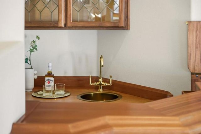 6357 Fairlane Drive, Oakland, CA 94611