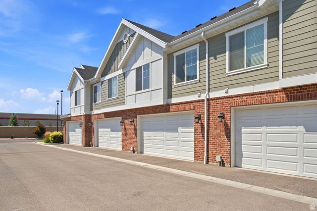 9289 S CASTLEBURY CT, Sandy, UT 84094