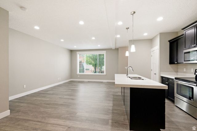 9289 S CASTLEBURY CT, Sandy, UT 84094