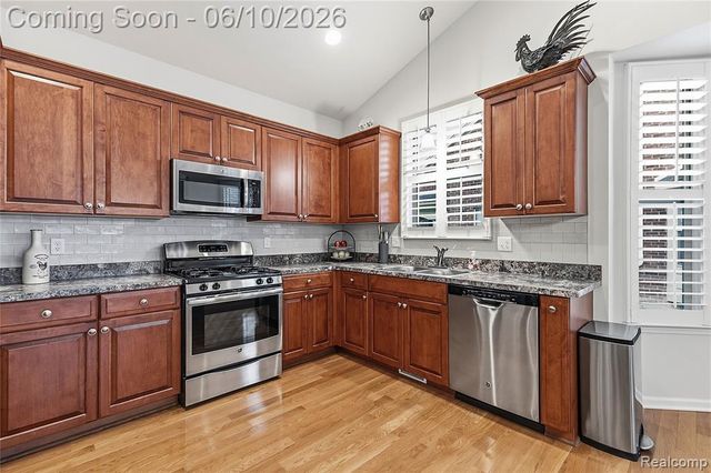19322 Linwood Drive 70, Clinton Township, MI 48038