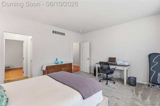 19322 Linwood Drive 70, Clinton Township, MI 48038