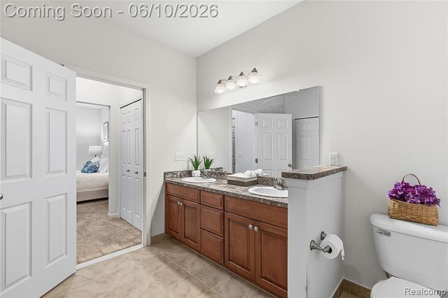 19322 Linwood Drive 70, Clinton Township, MI 48038