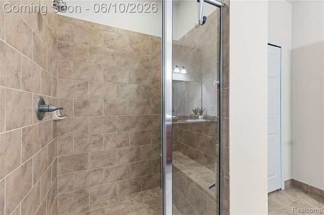 19322 Linwood Drive 70, Clinton Township, MI 48038
