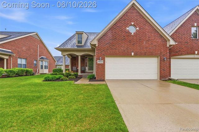 19322 Linwood Drive 70, Clinton Township, MI 48038