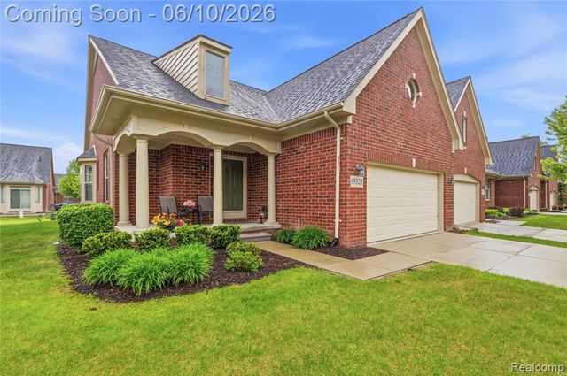 19322 Linwood Drive 70, Clinton Township, MI 48038