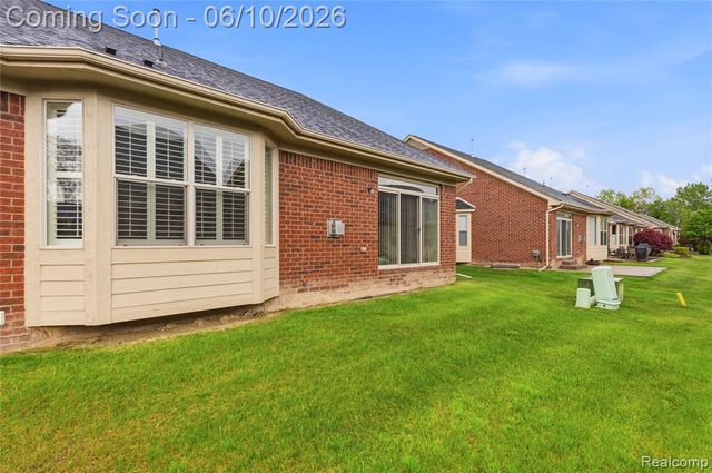 19322 Linwood Drive 70, Clinton Township, MI 48038