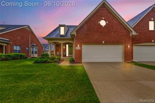 19322 Linwood Drive 70, Clinton Township, MI 48038