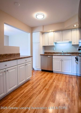 5525 W St Joe Highway, A8, Lansing, MI 48917