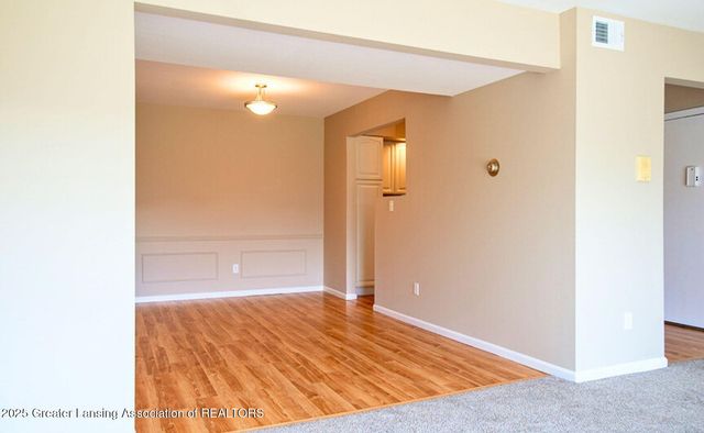 5525 W St Joe Highway, A8, Lansing, MI 48917