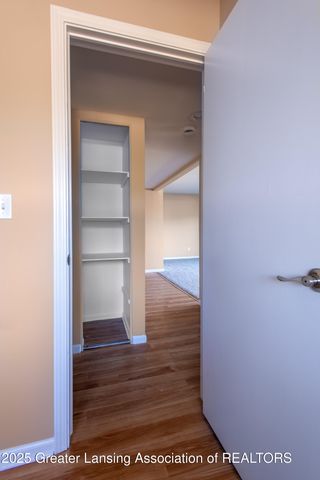 5525 W St Joe Highway, A8, Lansing, MI 48917