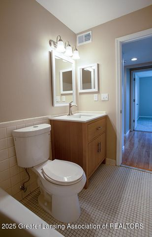 5525 W St Joe Highway, A8, Lansing, MI 48917