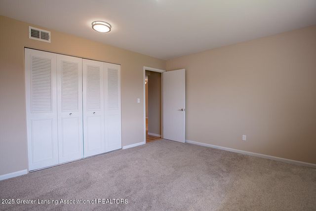 5525 W St Joe Highway, A8, Lansing, MI 48917