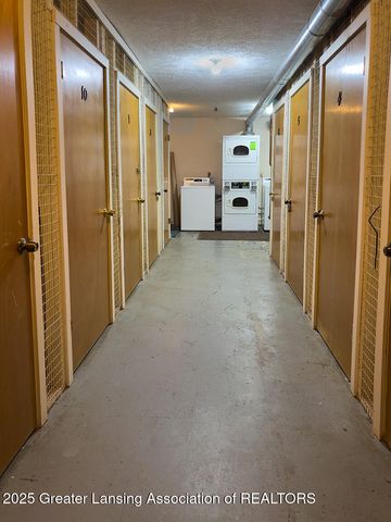 5525 W St Joe Highway, A8, Lansing, MI 48917