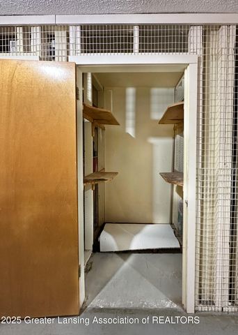 5525 W St Joe Highway, A8, Lansing, MI 48917